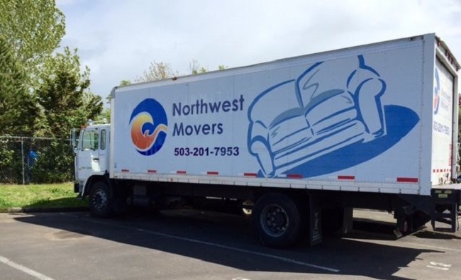 "Primetime Movers Portland" Truck