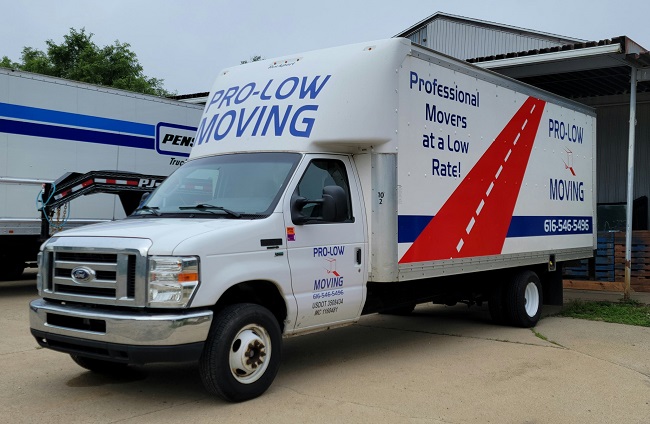"Pro Low Moving" Truck