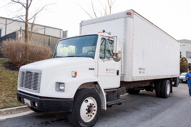 New Horizon Moving, LLC." Truck