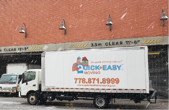 "Quick And Easy Moving" Truck