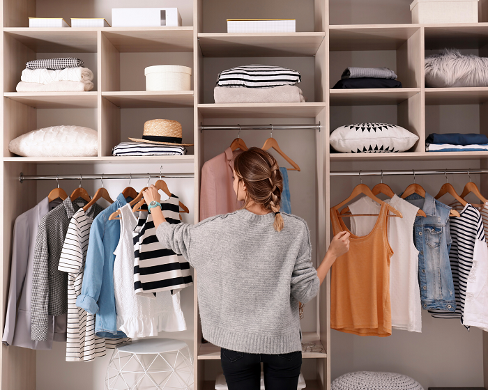 Clean Out Your Closet - Top 10 Steps To Pack Clothes For Moving