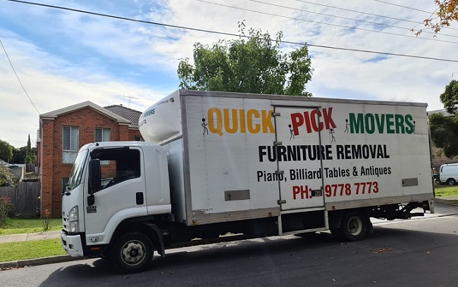 "Quick Pick Movers" Truck